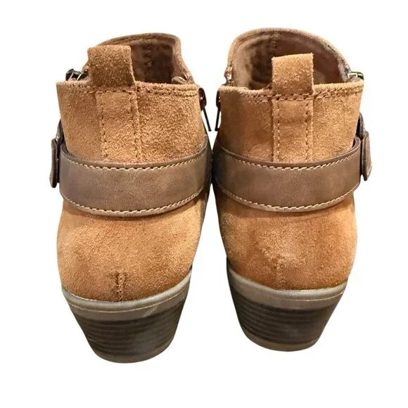 New Women’s Earth Origins Collette Callista Tan Suede Ankle Booties Size 8.5W - Picture 3 of 5